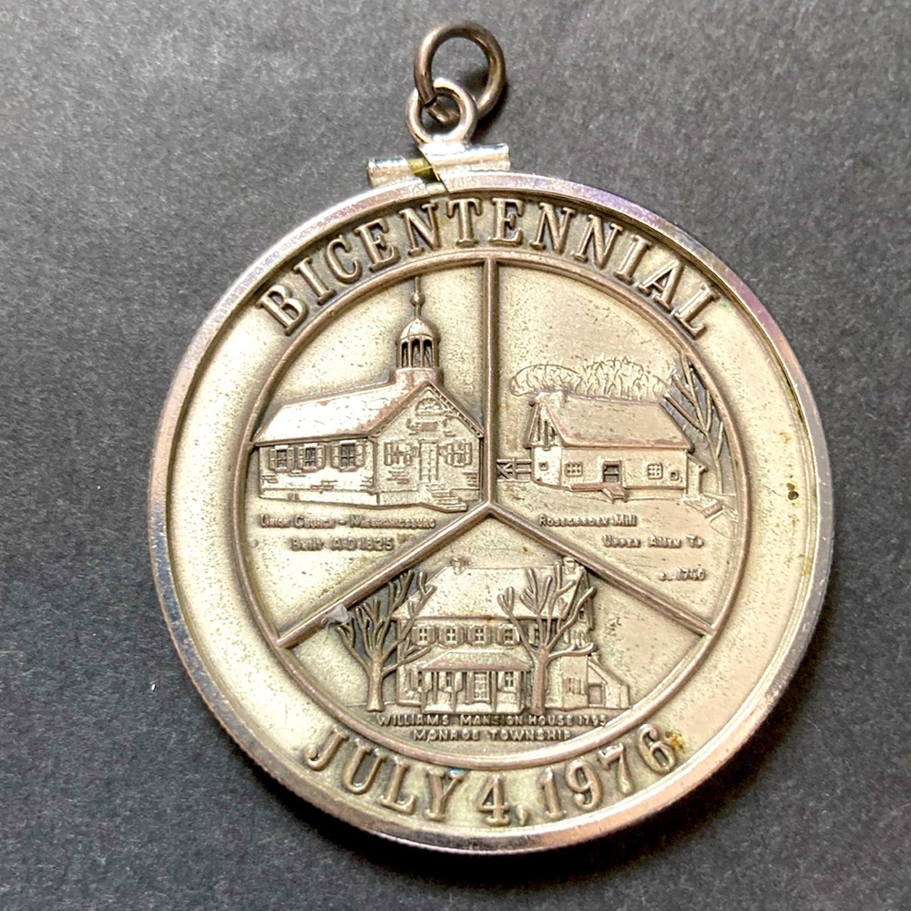 🤑4-for$20 July 4, 1976 Mechanicsburg PA bicentennial jubilee coin/pendant. - Picture 1 of 2